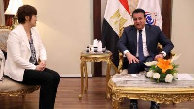 «عبد الغفار» يستقبل مدير عام شركة "سينوفاك" لبحث التعاون بمجال إنتاج اللقاحات