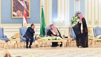 خادم الحرمين يستقبل السيسي ويقيم مأدبة غداء تكريماً له