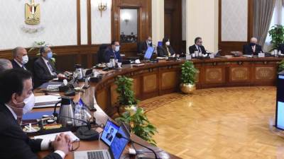 «عبد الغفار»: انخفاض فى معدلات الإصابة بـ"كورونا" وخفض عدد مستشفيات العزل