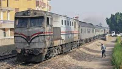 انفصال عربات قطار "طنطا المحلة" وسط حالة من الذعر بين الركاب 