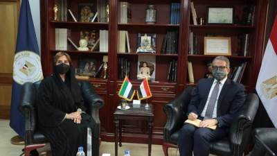 وزير السياحة يلتقي بسفيرة الإمارات في مصر 
