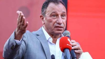 الخطيب ومجلس الأهلي يعزون أسرة اللاعب زياد إيهاب 