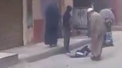 القبض على رجل قتل زوجته لقيامها برفع دعوى خلع عليه