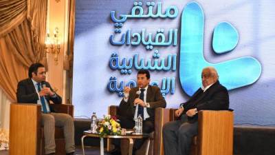وزير الرياضة يفتتح ملتقي القيادات الشبابية الإعلامية ويشهد اولي حلقات النقاش