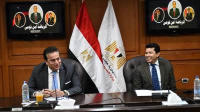 وزيرا الرياضة والتعليم يبحثان استضافة مصر لبطولة العالم للجامعات للاسكواش