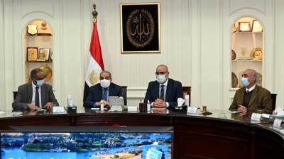 وزيرا الإسكان والإنتاج الحربي يستعرضان التقنيات المستخدمة في معالجة مياه الصرف