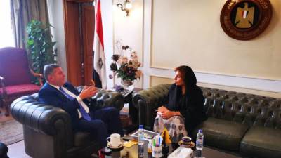 وزير قطاع الأعمال يبحث مع سفيرة الإمارات بالقاهرة التعاون الاقتصادي والتجاري