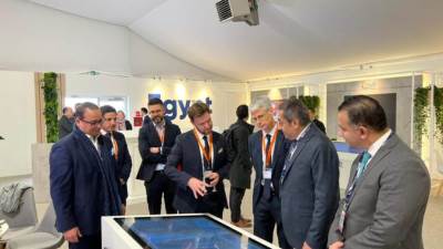 رئيس معرض "Mipim" العقارى العالمى يتجول فى الجناح المصرى بالمعرض