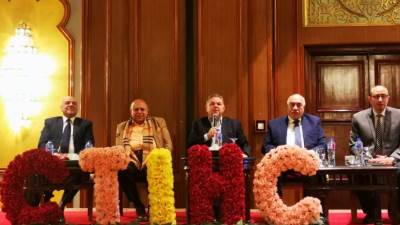 وزير قطاع الأعمال يلتقي قيادات شركات القطن والنسيج لمتابعة تنفيذ خطة التطوير