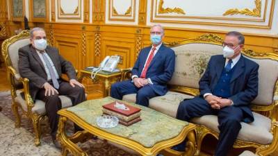 "وزير الإنتاج الحربي" يشهد تعاون مع "Navistar Defense" في مجال التصنيع المشترك