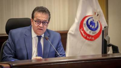 «عبد الغفار»: انخفاض نسب تردد مرضى كورونا على المستشفيات بنسبة 52%