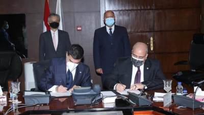 وزير النقل يوقع مذكرة تفاهم لتشغيل وصيانة المترو مع شركة دولية 