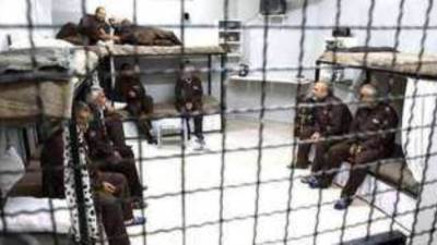 اضراب عن الطعام من الأسرى الفلسطينيون في سجون الاحتلال الإسرائيلي