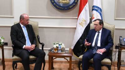 مباحثات مع سيمنس للطاقة في مجالات الغاز الطبيعى والطاقة الخضراء