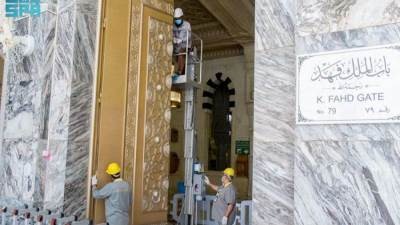 رئاسة شؤون الحرمين تنهي صيانة أبواب المسجد الحرام استعدادًا لشهر رمضان