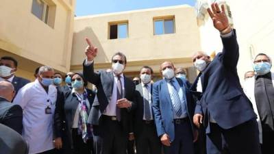 عبدالغفار يوجه بسرعة إنهاء أعمال تطوير مستشفى الخارجة التخصصي