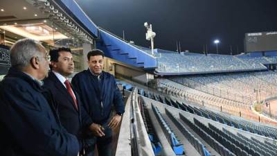 وزير الرياضة يتفقد استاد القاهرة استعداداً لمباراة مصر والسنغال