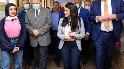 المشاط تتفقد مدرسة المتفوقين في العلوم والتكنولوجيا بمحافظة أسيوط