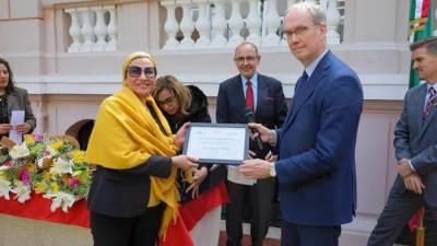 وزيرة البيئة تفوز بجائزة أبطال التغيير تقديراً لدور المرأة المصرية في البناء