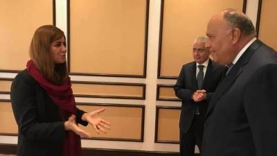 سامح شكري يلتقي وزيرة الدولة الباكستانية لتغير المُناخ