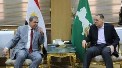 «سعفان» يسلم ٤٦٤٩ وثيقة تأمين للعمالة الغير منتظمة بمحافظة الشرقية