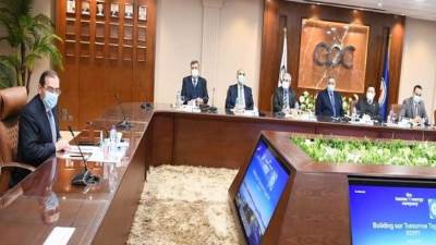 «الملا» يبحث مع شيفرون العالمية زيادة الشراكة بمجال الزيوت وتطوير محطات الوقود