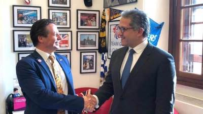 وزير السياحة يلتقي نظيره البريطاني في أولي لقاءاته خلال زيارته بلندن