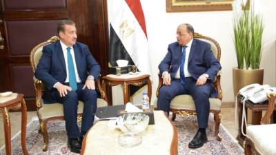 «شعراوي» يتابع مع محافظ المنوفية جهود السيطرة على أسعار السلع بالأسواق