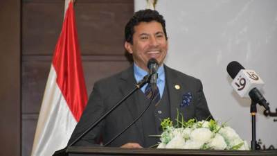 صبحي يناقش استعدادات المرحلة الثانية لتطوير مراكز الشباب بالريف المصري 