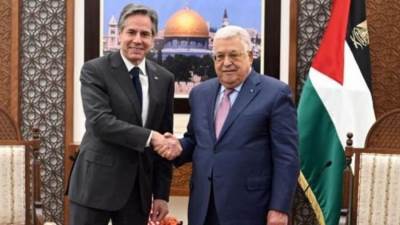 محمود عباس يلتقي بوزير الخارجية الأمريكي في رام الله