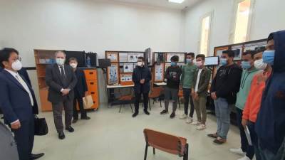 رئيس جامعة بنى سويف التكنولوجية يستقبل وفدًا كوريًا لتعزيز التعاون