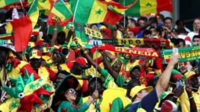 بعد الهجوم على محمد صلاح .. الجماهير السنغالية تملأ ملعب ديامينياتو