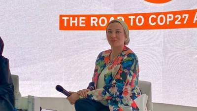 وزيرة البيئة تشارك في جلسة "الطريق إلى COP27 و COP28" بـ دبي 