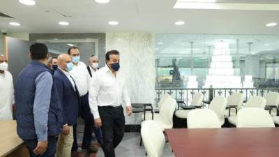 وزير التعليم العالي يتفقد عدداً من المستشفيات ووحدات طب الأسرة بالمحافظة