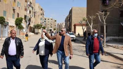 مسئولو "الإسكان" يتفقدون مشروعات التطوير والخدمات بالتجمع الثالث بالقاهرة الجديدة