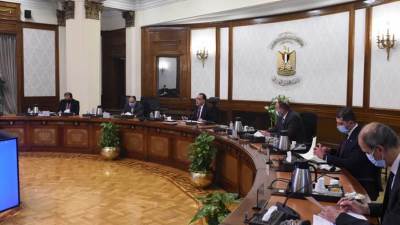 رئيس الوزراء يستعرض إجراءات تنشيط البورصة وجذب الاستثمارات الأجنبية