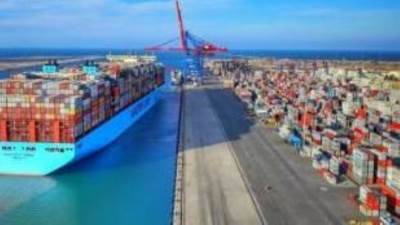 ميناء السخنة يشهد معدل نمو سفن يصل إلى 33.33%                                                                                 