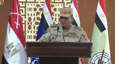 وزير الدفاع يلتقي مقاتلي الجيش الثاني والمنطقة الغربية العسكرية (فيديو) 