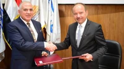 "عبد العاطي" يوقع اتفاقية تجديد اعتماد مركز التدريب الإقليمي لمنظمة اليونسكو