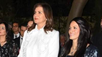 "المشاط" تشهد منح السوبرانو المصرية فرح الديباني من قبل وزارة الثقافة الفرنسية