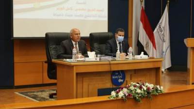 وزير النقل يزور ميناء دمياط لمتابعة معدلات تنفيذ المشروعات الجاري تنفيذها