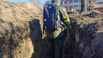 أوكرانيا تعثر على 20 جثة في أحد شوارع منطقة محررة قرب كييف 