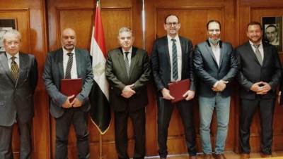 وزير قطاع الأعمال يشهد توقيع عقد استشارات بين شركتي النصر و"FEV" الألمانية