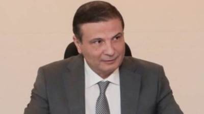 البنك الزراعي يوزع هدايا على الايتام من إنتاج المشاركات بمعرض الحرف اليدوية