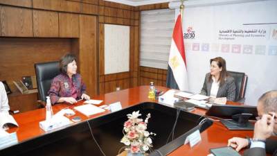 «السعيد» تستقبل مديرة الشراكات بالبنك الدولي لمناقشة استضافة مصر COP27