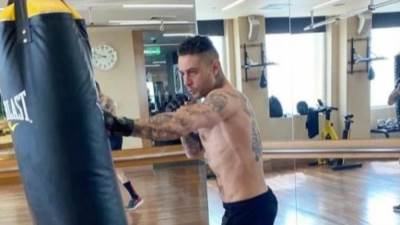 أحمد الفيشاوي ينشر إطلالة له خلال ممارسة الرياضة (صور) 