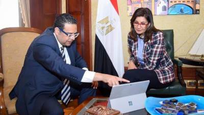 وزيرة الهجرة تستقبل مدير برامج الصناعة بجامعة لينكولن بالمملكة المتحدة