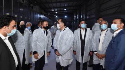 رئيس الوزراء يزور عددا من مصانع المنتجات الغذائية بـ 6 أكتوبر (صور)