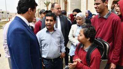 وزير الشباب يلتقي مجموعة من ذوى الهمم بمقر الوزارة بالعاصمة الإدارية الجديدة