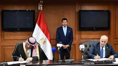 "صبحى" يشهد توقيع بروتوكول تعاون مع مجلس القبائل والعائلات المصرية